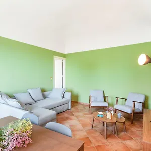 catania-city-center-apartment.taorminaitalyhotels.com/